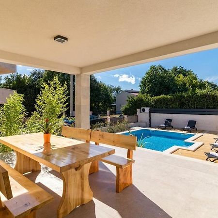 Villa Munat Ližnjan Exteriör bild