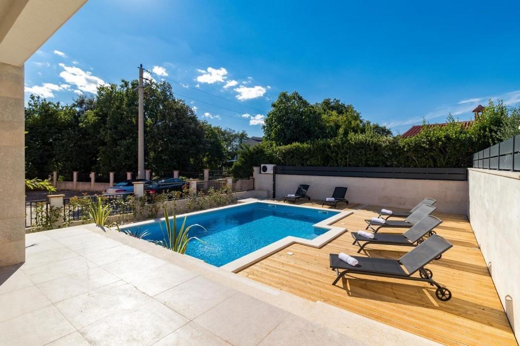Villa Munat Ližnjan Exteriör bild
