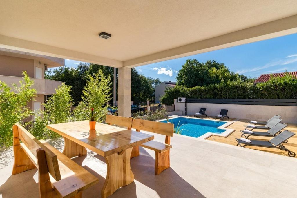 Villa Munat Ližnjan Exteriör bild
