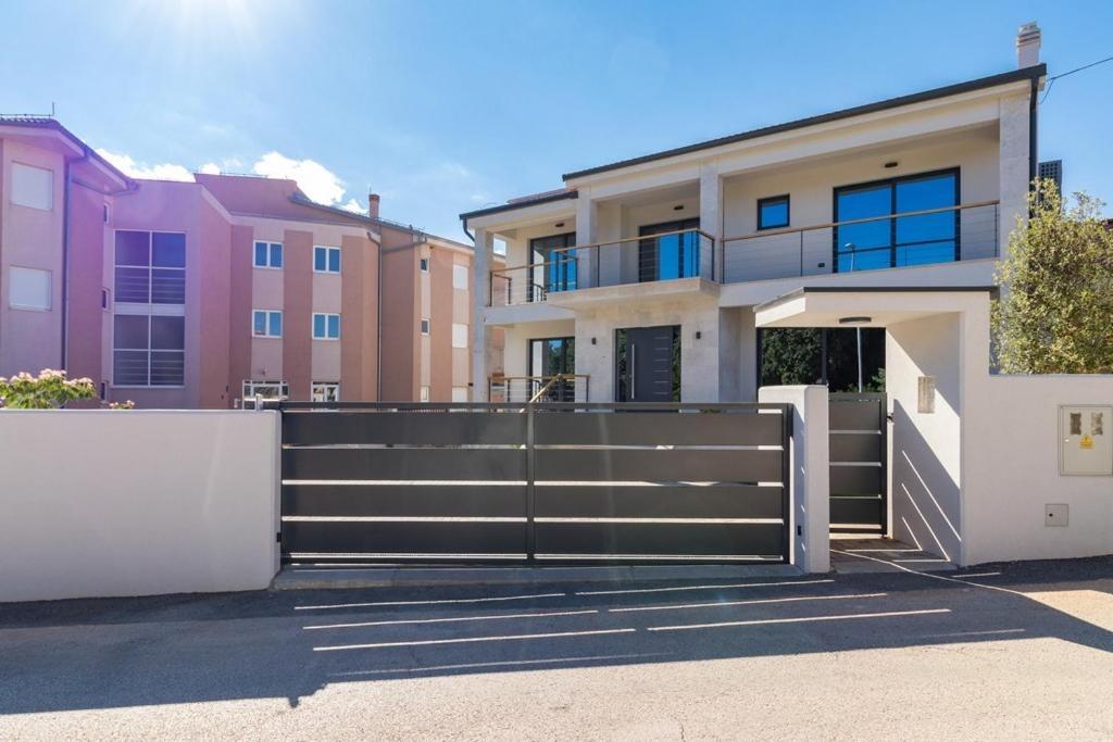 Villa Munat Ližnjan Exteriör bild