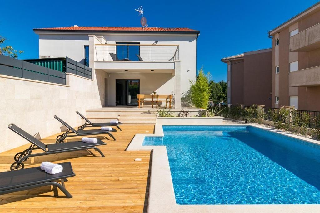 Villa Munat Ližnjan Exteriör bild
